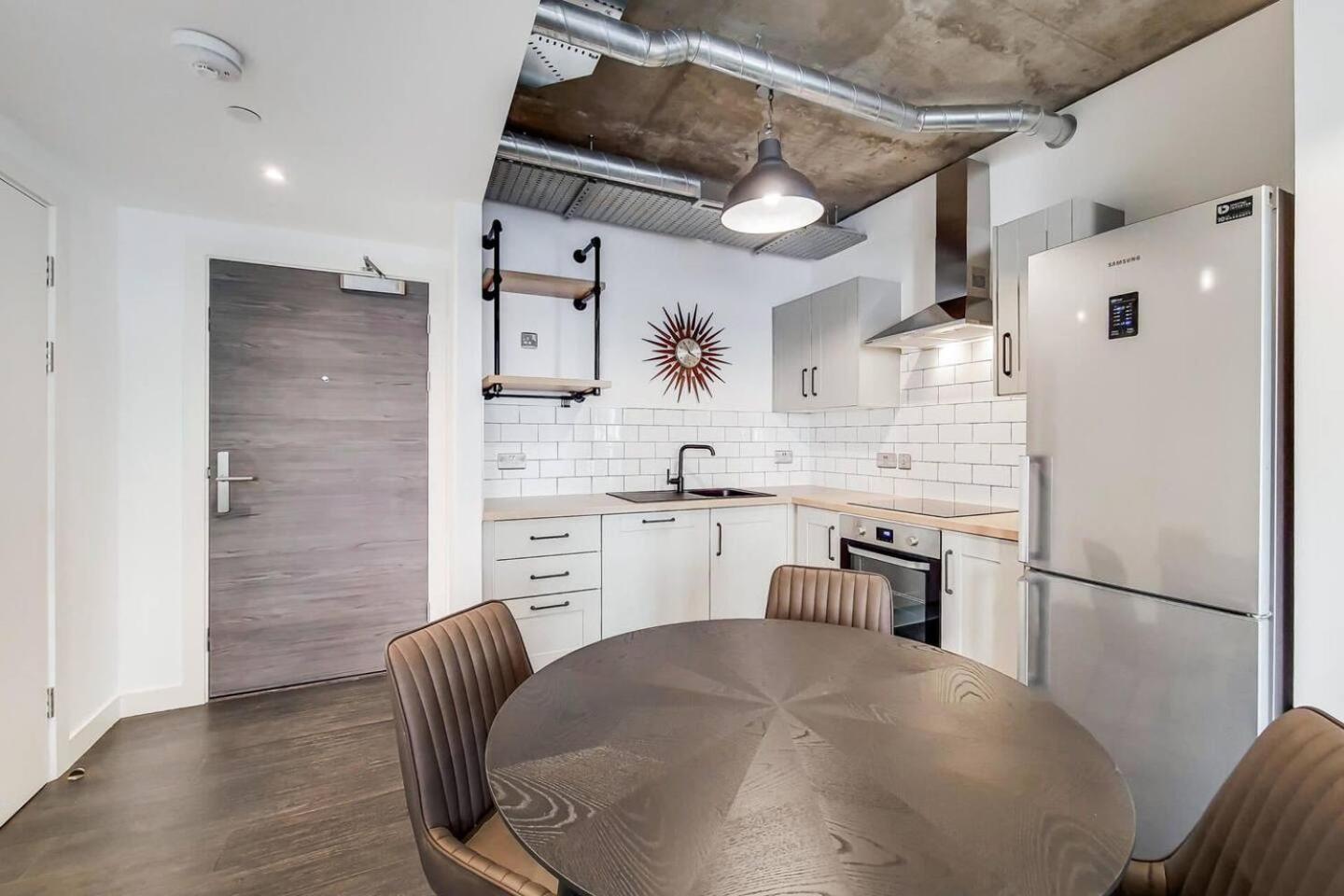 Modern And Chic Apartments At Ferrum Near Wembley Park ロンドン エクステリア 写真