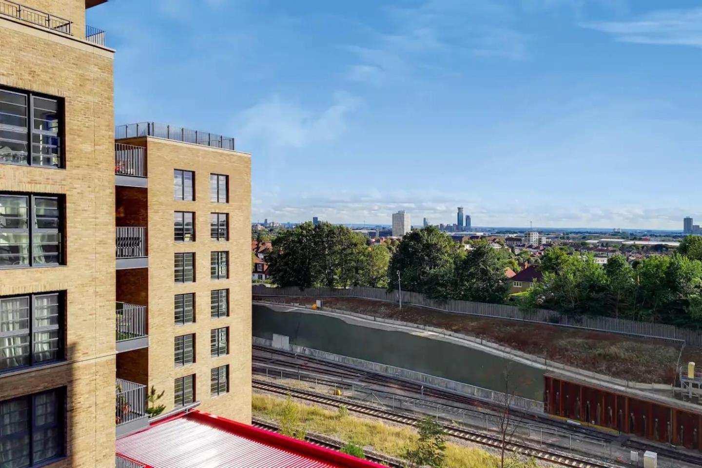 Modern And Chic Apartments At Ferrum Near Wembley Park ロンドン エクステリア 写真