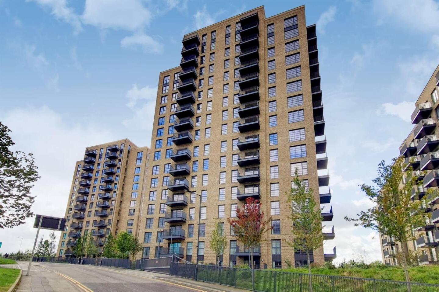 Modern And Chic Apartments At Ferrum Near Wembley Park ロンドン エクステリア 写真